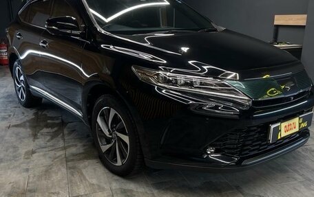 Toyota Harrier, 2017 год, 3 050 000 рублей, 2 фотография