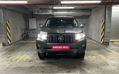 Toyota Land Cruiser Prado 150 рестайлинг 2, 2021 год, 6 250 000 рублей, 4 фотография