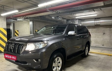 Toyota Land Cruiser Prado 150 рестайлинг 2, 2021 год, 6 250 000 рублей, 3 фотография