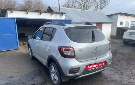 Renault Sandero II рестайлинг, 2015 год, 800 000 рублей, 3 фотография