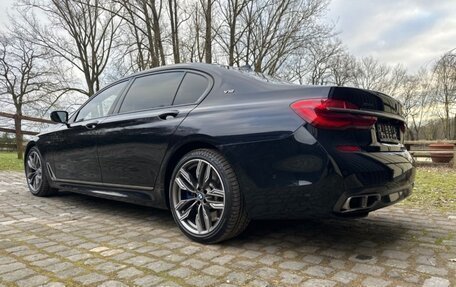 BMW 7 серия, 2018 год, 10 300 000 рублей, 5 фотография