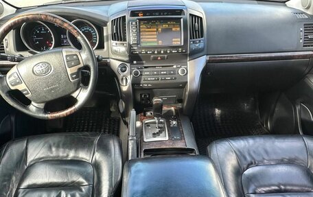 Toyota Land Cruiser 200, 2011 год, 3 360 000 рублей, 9 фотография