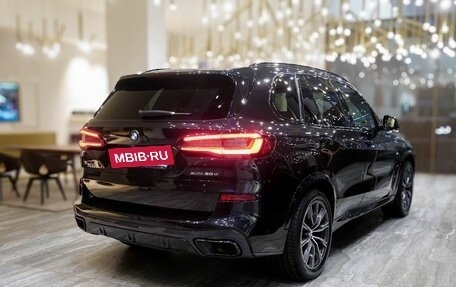 BMW X5, 2021 год, 9 750 000 рублей, 2 фотография