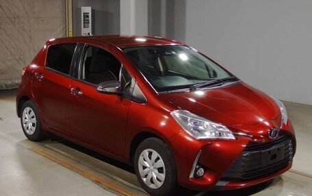 Toyota Vitz, 2020 год, 1 350 000 рублей, 4 фотография