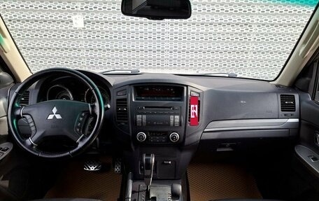 Mitsubishi Pajero IV, 2013 год, 2 399 000 рублей, 14 фотография