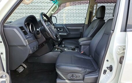 Mitsubishi Pajero IV, 2013 год, 2 399 000 рублей, 16 фотография