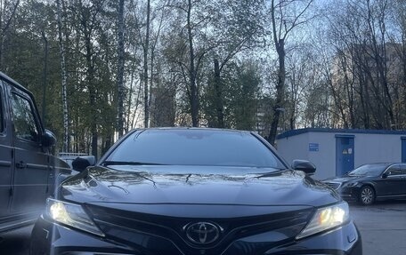 Toyota Camry, 2018 год, 3 340 000 рублей, 1 фотография