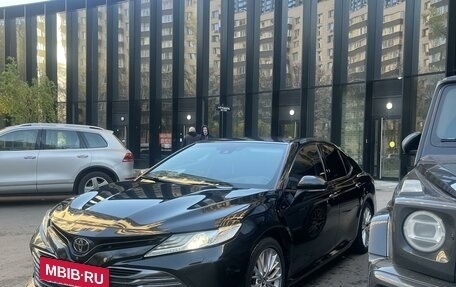 Toyota Camry, 2018 год, 3 340 000 рублей, 4 фотография