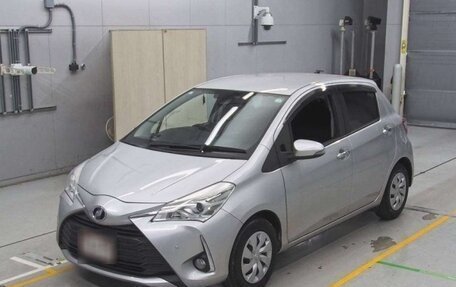 Toyota Vitz, 2019 год, 1 045 000 рублей, 2 фотография