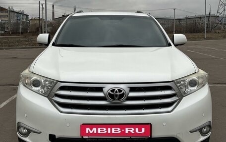 Toyota Highlander III, 2012 год, 2 220 000 рублей, 3 фотография