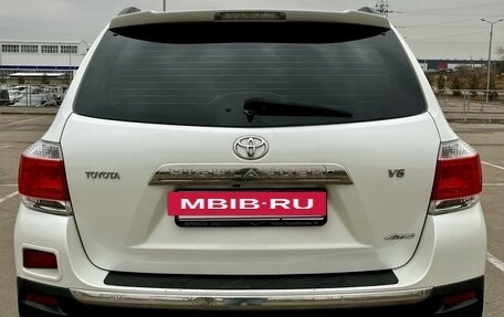 Toyota Highlander III, 2012 год, 2 220 000 рублей, 6 фотография