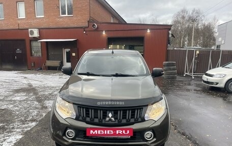 Mitsubishi L200 IV рестайлинг, 2016 год, 2 080 000 рублей, 3 фотография