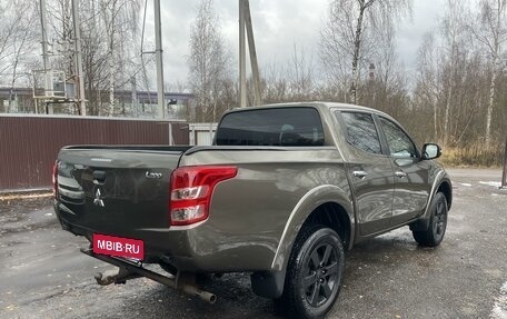 Mitsubishi L200 IV рестайлинг, 2016 год, 2 080 000 рублей, 8 фотография