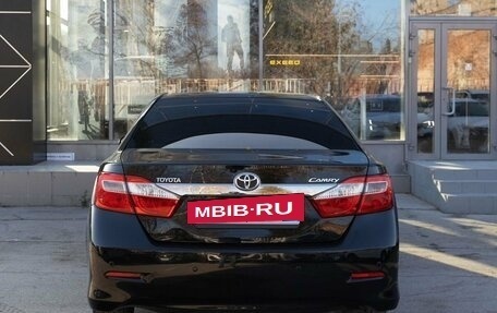 Toyota Camry, 2014 год, 2 100 000 рублей, 4 фотография