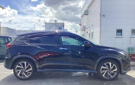 Honda Vezel, 2022 год, 2 200 000 рублей, 4 фотография