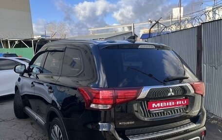 Mitsubishi Outlander III рестайлинг 3, 2019 год, 2 640 000 рублей, 3 фотография