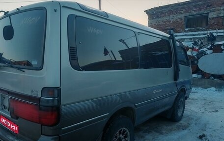 Toyota HiAce H100, 1992 год, 750 000 рублей, 1 фотография