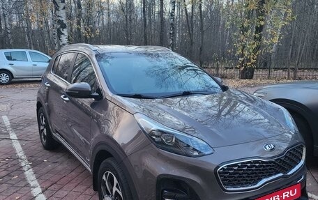 KIA Sportage IV рестайлинг, 2019 год, 2 590 000 рублей, 3 фотография