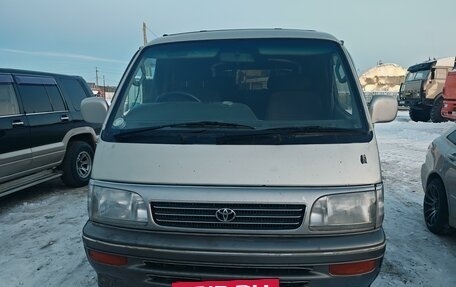 Toyota HiAce H100, 1992 год, 750 000 рублей, 3 фотография