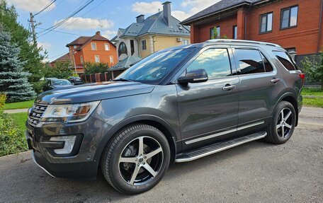 Ford Explorer VI, 2017 год, 3 100 000 рублей, 2 фотография