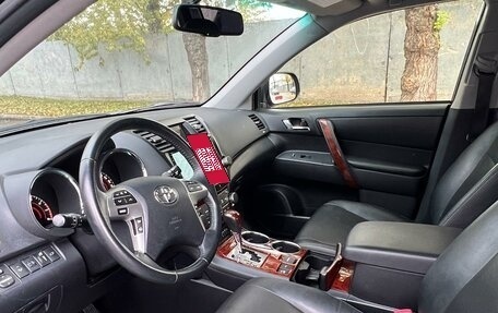 Toyota Highlander III, 2012 год, 2 800 000 рублей, 8 фотография