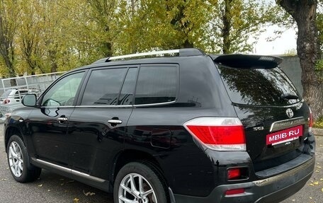 Toyota Highlander III, 2012 год, 2 800 000 рублей, 4 фотография