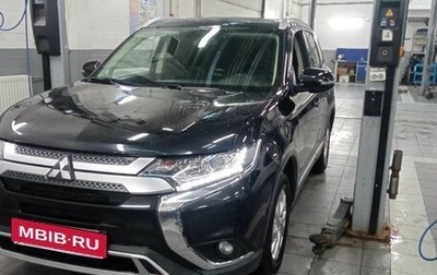 Mitsubishi Outlander III рестайлинг 3, 2019 год, 2 475 200 рублей, 1 фотография