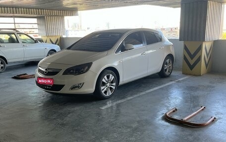 Opel Astra J, 2010 год, 800 000 рублей, 1 фотография