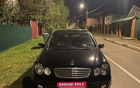 Mercedes-Benz C-Класс, 2005 год, 700 000 рублей, 6 фотография