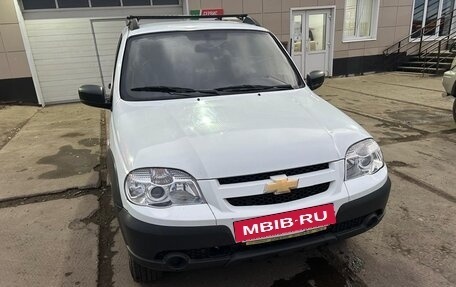 Chevrolet Niva I рестайлинг, 2014 год, 760 000 рублей, 2 фотография