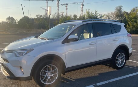 Toyota RAV4, 2017 год, 2 950 000 рублей, 3 фотография