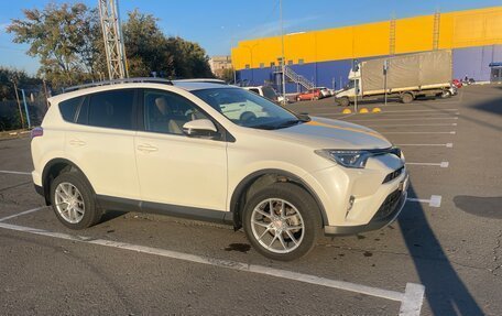 Toyota RAV4, 2017 год, 2 950 000 рублей, 7 фотография