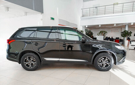 Mitsubishi Outlander III рестайлинг 3, 2017 год, 2 253 000 рублей, 4 фотография