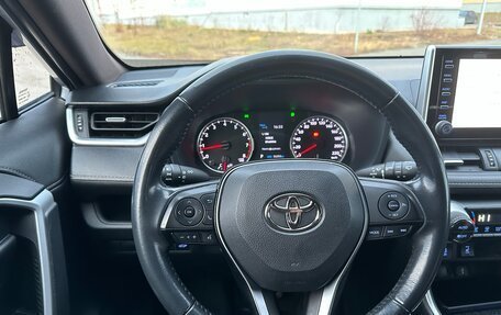 Toyota RAV4, 2021 год, 3 175 000 рублей, 10 фотография