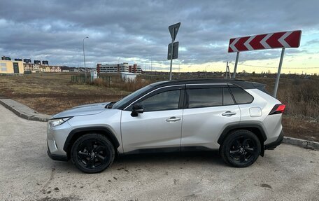 Toyota RAV4, 2021 год, 3 175 000 рублей, 8 фотография