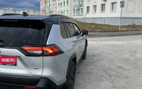 Toyota RAV4, 2021 год, 3 175 000 рублей, 3 фотография