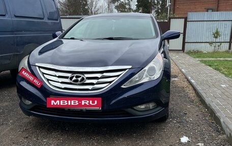 Hyundai Sonata VI, 2010 год, 1 100 000 рублей, 3 фотография