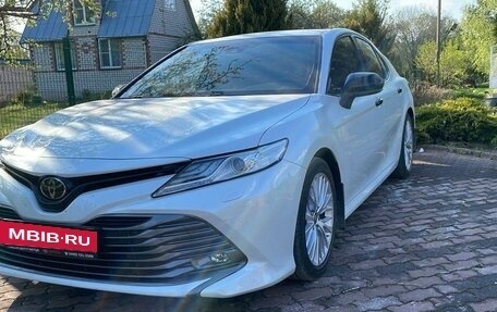 Toyota Camry, 2020 год, 3 333 333 рублей, 2 фотография