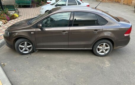 Volkswagen Polo VI (EU Market), 2014 год, 900 000 рублей, 2 фотография