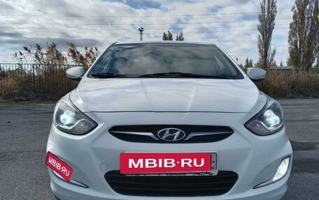 Hyundai Solaris II рестайлинг, 2012 год, 900 000 рублей, 6 фотография