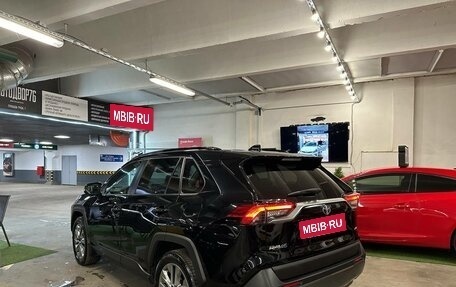 Toyota RAV4, 2021 год, 3 949 000 рублей, 4 фотография