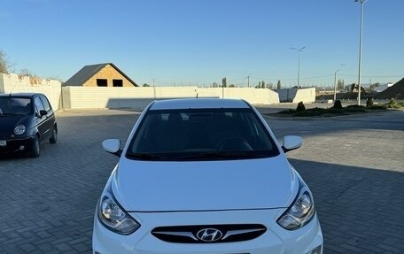 Hyundai Solaris II рестайлинг, 2011 год, 710 000 рублей, 10 фотография