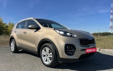 KIA Sportage IV рестайлинг, 2017 год, 2 050 000 рублей, 3 фотография