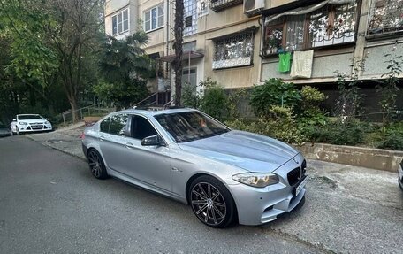 BMW 5 серия, 2011 год, 2 600 000 рублей, 2 фотография