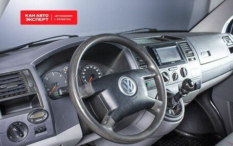 Volkswagen Transporter T5 рестайлинг, 2005 год, 1 402 000 рублей, 4 фотография