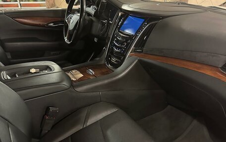 Cadillac Escalade IV, 2016 год, 4 000 000 рублей, 3 фотография