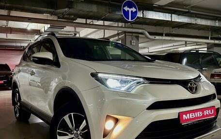 Toyota RAV4, 2015 год, 2 800 000 рублей, 1 фотография