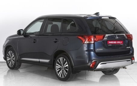 Mitsubishi Outlander III рестайлинг 3, 2020 год, 2 590 000 рублей, 2 фотография