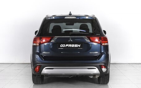 Mitsubishi Outlander III рестайлинг 3, 2020 год, 2 590 000 рублей, 4 фотография