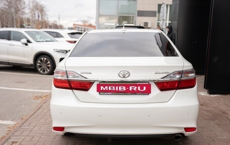 Toyota Camry, 2016 год, 2 400 000 рублей, 4 фотография